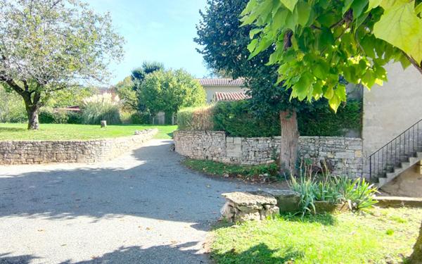 Maison à vendre    9 pièces •  Saint-Antonin-Noble-Val