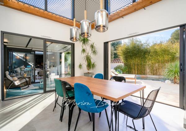 À vendre : Maison contemporaine haut de gamme avec vue sur le bassin de Thau – Meublée, prête à vivre !