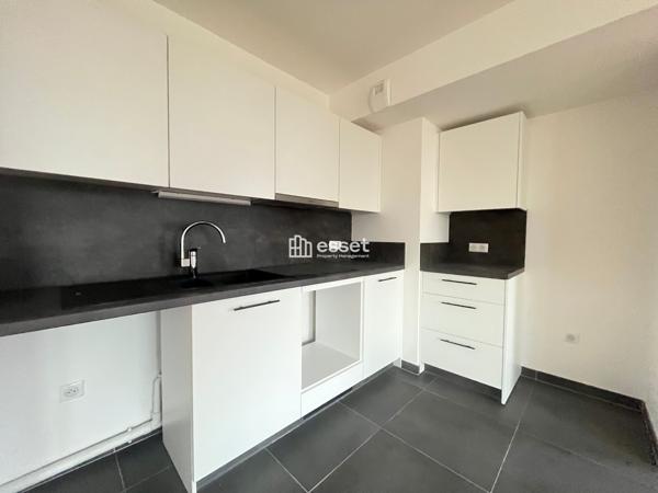 Location Appartement 4 pièces 97.32 m² - Courbevoie 92400