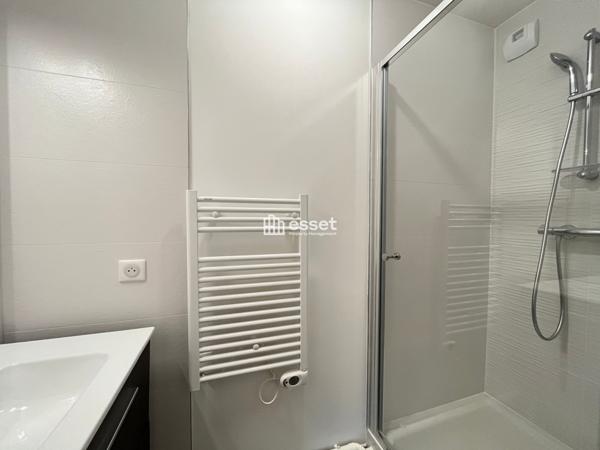 Location Appartement 4 pièces 97.32 m² - Courbevoie 92400