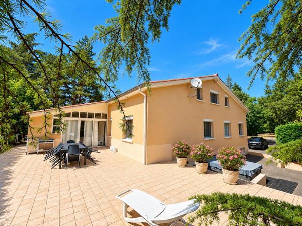 Belle villa 5 chambres danc parc arboré