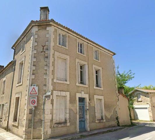 Maison à vendre |  Aigre |  5 pièces | 106 m²