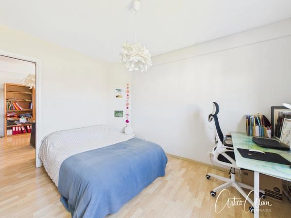 Maison à vendre 6 pièces LAUZERVILLE (31)