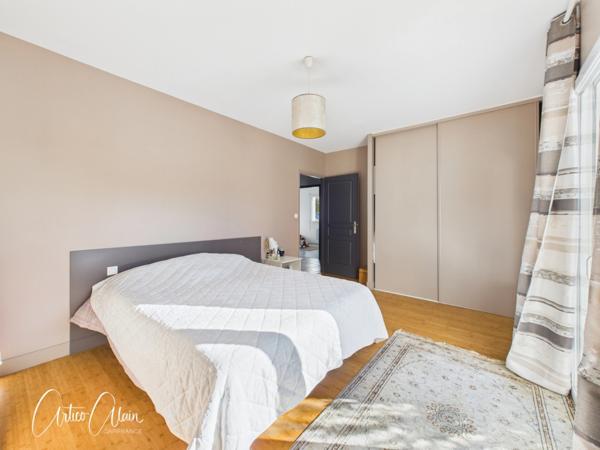 Maison à vendre 6 pièces LAUZERVILLE (31)