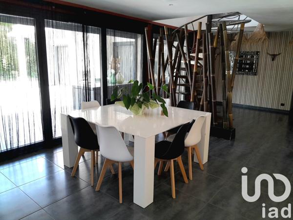 Maison à vendre 9 pièces 214 m² Aigues-Mortes