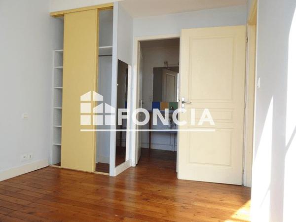 Location Appartement 2 pièces 35.25 m² - 4 RUE ADMYRAULT La Rochelle 17000