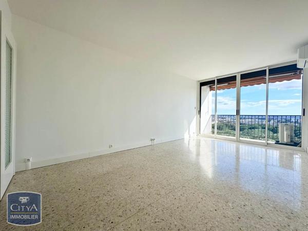 Appartement à louer 3 pièces 64.48m² Nîmes (30900)