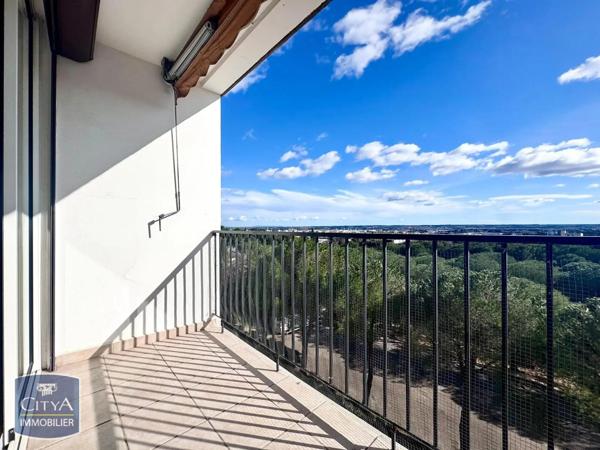 Appartement à louer 3 pièces 64.48m² Nîmes (30900)