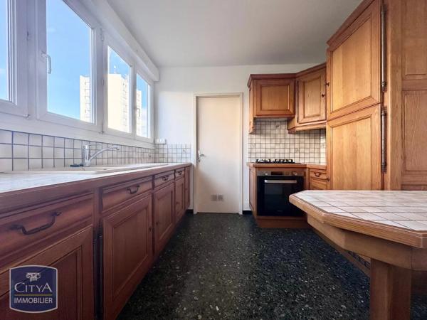Appartement à louer 3 pièces 64.48m² Nîmes (30900)