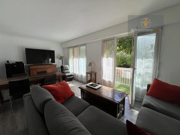 Vente                                                      Appartement
                        
                     2 pièces                      60 m2                     à Élancourt