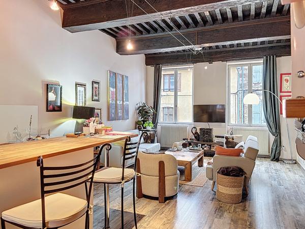 Mur et fonds de commerce avec logement de charme