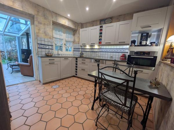 MAISON de VILLE avec beaucoup de charme à LUZARCHES