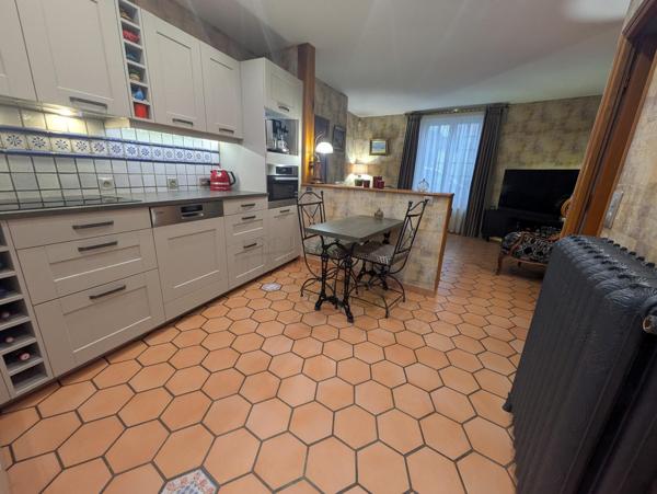 MAISON de VILLE avec beaucoup de charme à LUZARCHES