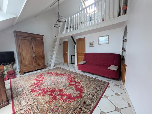 MAISON de VILLE avec beaucoup de charme à LUZARCHES