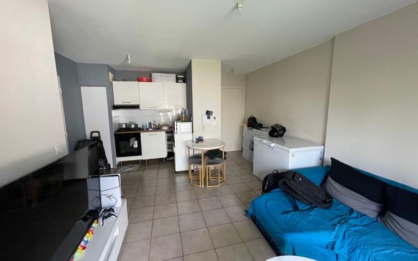 Appartement à vendre    2 pièces • 37 m2 Vénissieux
