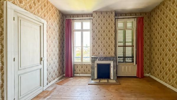 Maison de caractère en pierre en plein centre-ville de Bergerac - 189 m², 5 chambres, jardin clos et dépendance sur parcelle de 550 m²