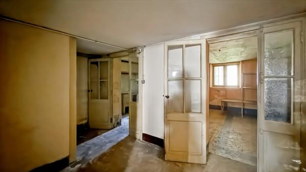 Maison de caractère en pierre en plein centre-ville de Bergerac - 189 m², 5 chambres, jardin clos et dépendance sur parcelle de 550 m²