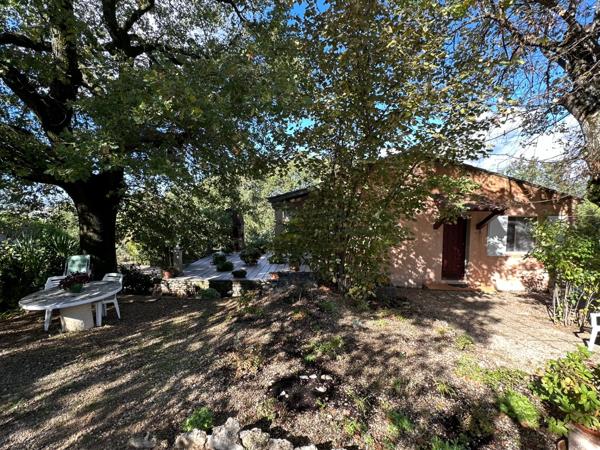 A vendre APT maison de 95 m² Plain pied- Terrain de 6 634,00 m² -