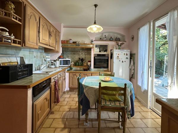 A vendre APT maison de 95 m² Plain pied- Terrain de 6 634,00 m² -