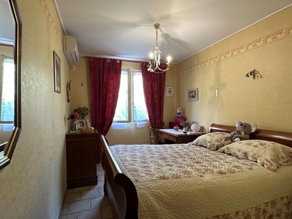 A vendre APT maison de 95 m² Plain pied- Terrain de 6 634,00 m² -