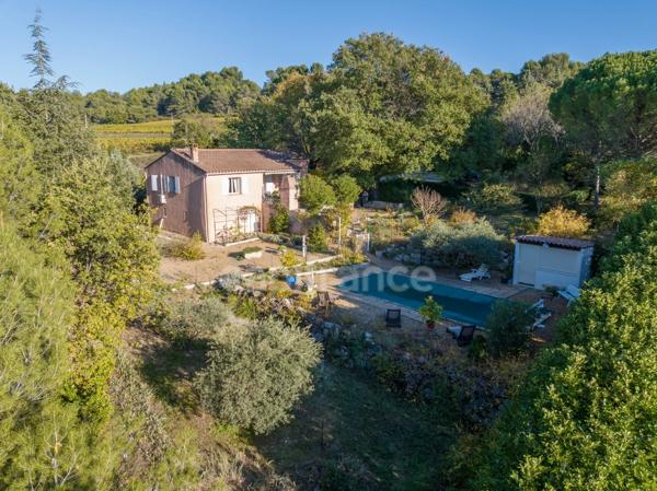 A vendre APT maison de 95 m² Plain pied- Terrain de 6 634,00 m² -