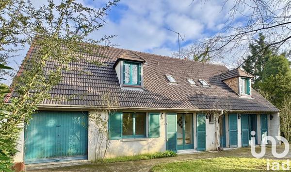 Maison 9 pièces de 195 m² à Boissise-le-Roi (77310)