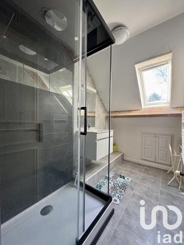 Maison 9 pièces de 195 m² à Boissise-le-Roi (77310)