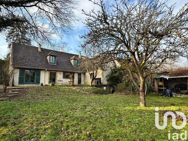Maison 9 pièces de 195 m² à Boissise-le-Roi (77310)