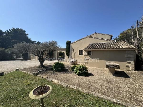 Mas à Saint Rémy de Provence avec vue Alpilles