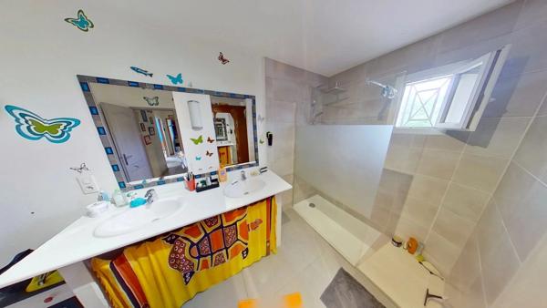 Maison à vendre 6 pièces - 162 m² - 31270 - piscine - terrain + 1000 m²