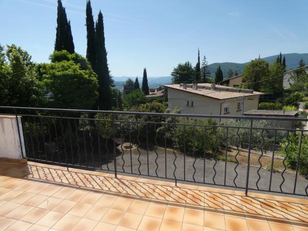 🏡 À VENDRE – Grande villa avec terrain boisé à Sisteron