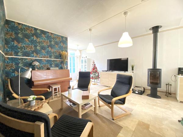 Maison - 8 pièces - 206 m²