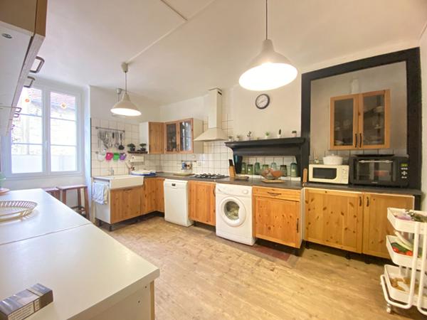 Maison - 8 pièces - 206 m²