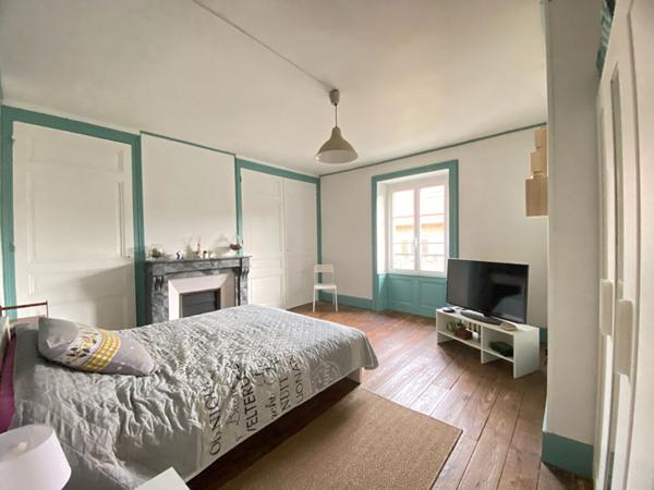 Maison - 8 pièces - 206 m²