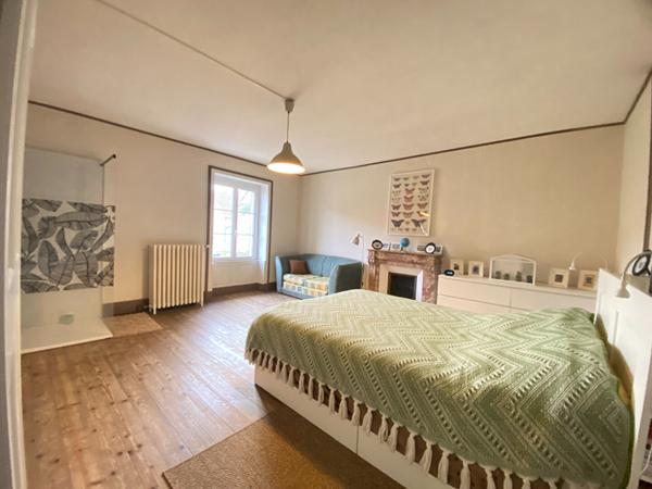 Maison - 8 pièces - 206 m²