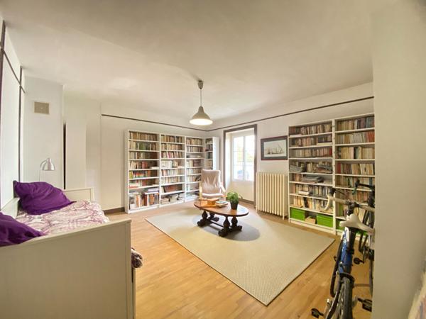 Maison - 8 pièces - 206 m²