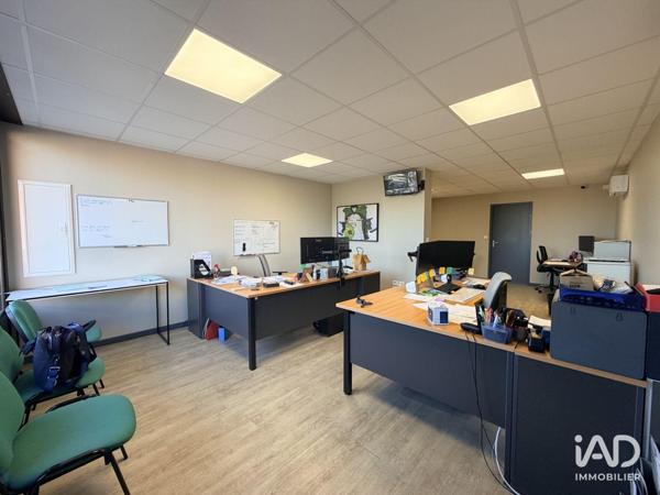 Location bureaux 48 m² Saint-Restitut