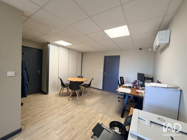 Location bureaux 48 m² Saint-Restitut