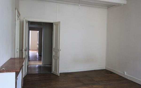 Appartement à vendre    5 pièces • 141,15 m2 Pau