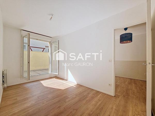 2 Pieces 44 m² terrasse et 2 parkings