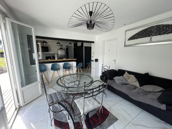 Maison
         7 pièces
        - 125 m² Exclusivité 215 000 € *