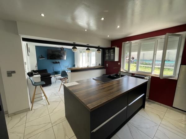 Maison
         7 pièces
        - 125 m² Exclusivité 215 000 € *