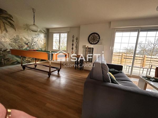 Propriété lumineuse et décoration soignée et chaleureuse