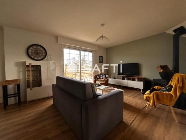 Propriété lumineuse et décoration soignée et chaleureuse