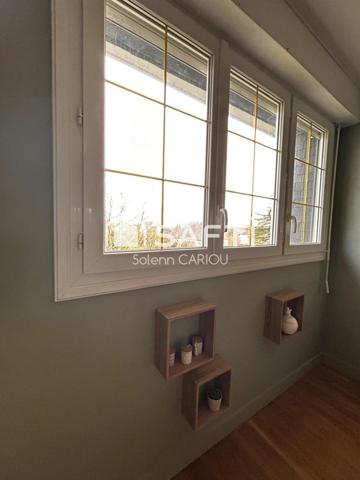 Propriété lumineuse et décoration soignée et chaleureuse