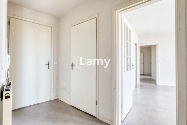 Appartement t4 + 2 parkings sous sol