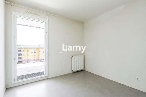 Appartement t4 + 2 parkings sous sol