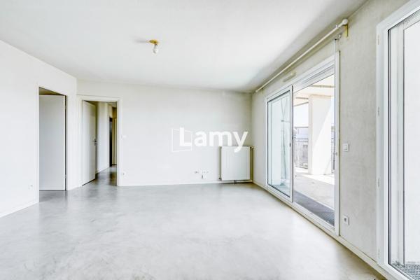 Appartement t4 + 2 parkings sous sol