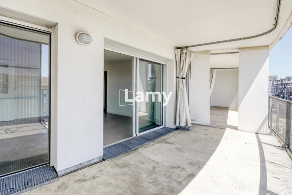 Appartement t4 + 2 parkings sous sol
