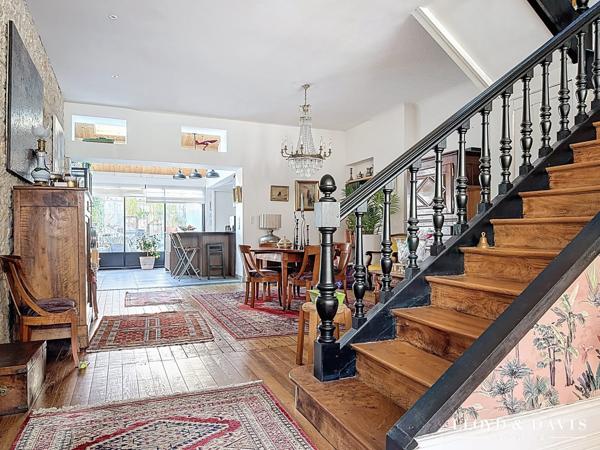 Maison de ville 185 m² + sous-sol au coeur de Royan